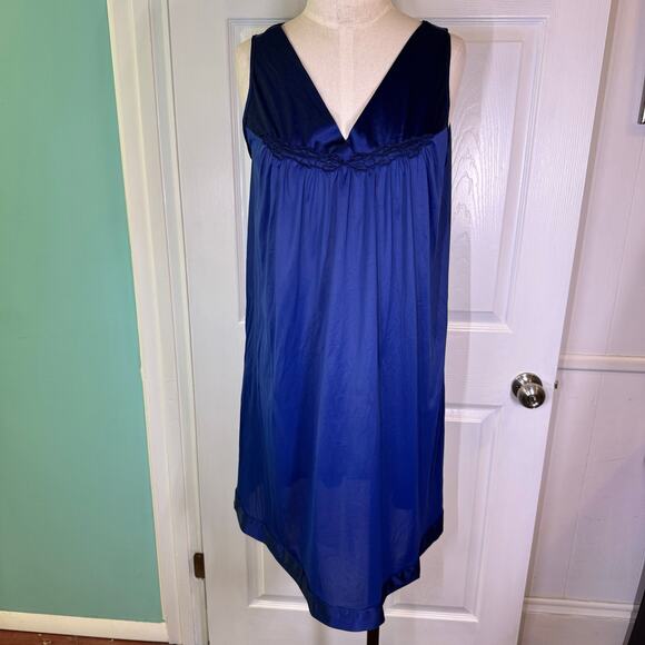 Vintage Vanity Fair Nylon Navy Blue Nightgown Empire Waist V-Neck Size Medium - Picture 1 of 8